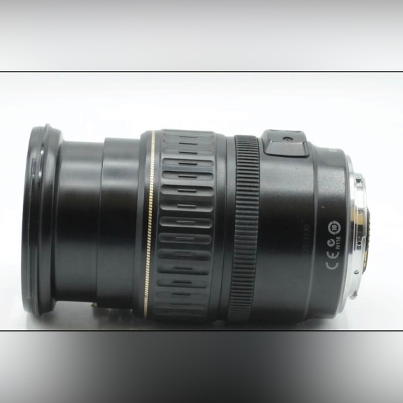 Canon EF 28-135mm f3.5-5.6 IS USM Macro Lens - Picture 3 of 9